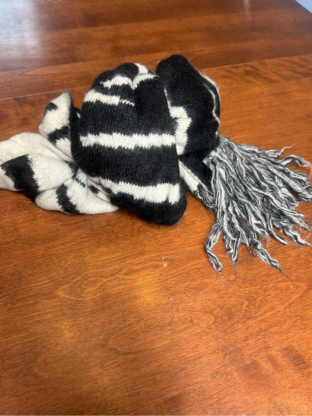 Black & White Zebra Fringe Scarf – Brand Unknown
